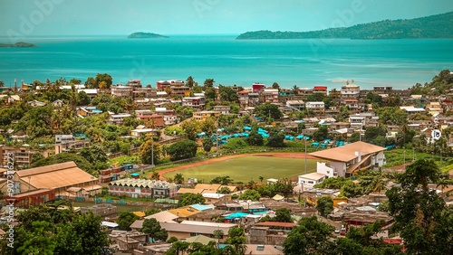 Bienvenue à Cavani, un lieu magique sur l’île de Mayotte. Profitez d’une vue à couper le souffle et d’une ambiance chaleureuse. Venez explorer avec nous ! photo