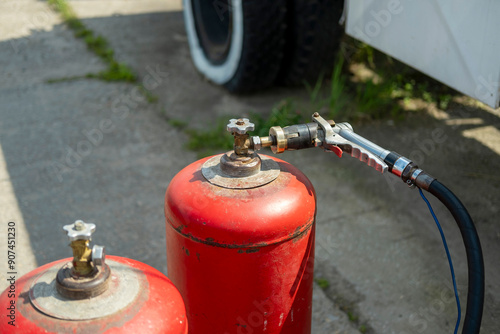Foto Gas cylinder filling process