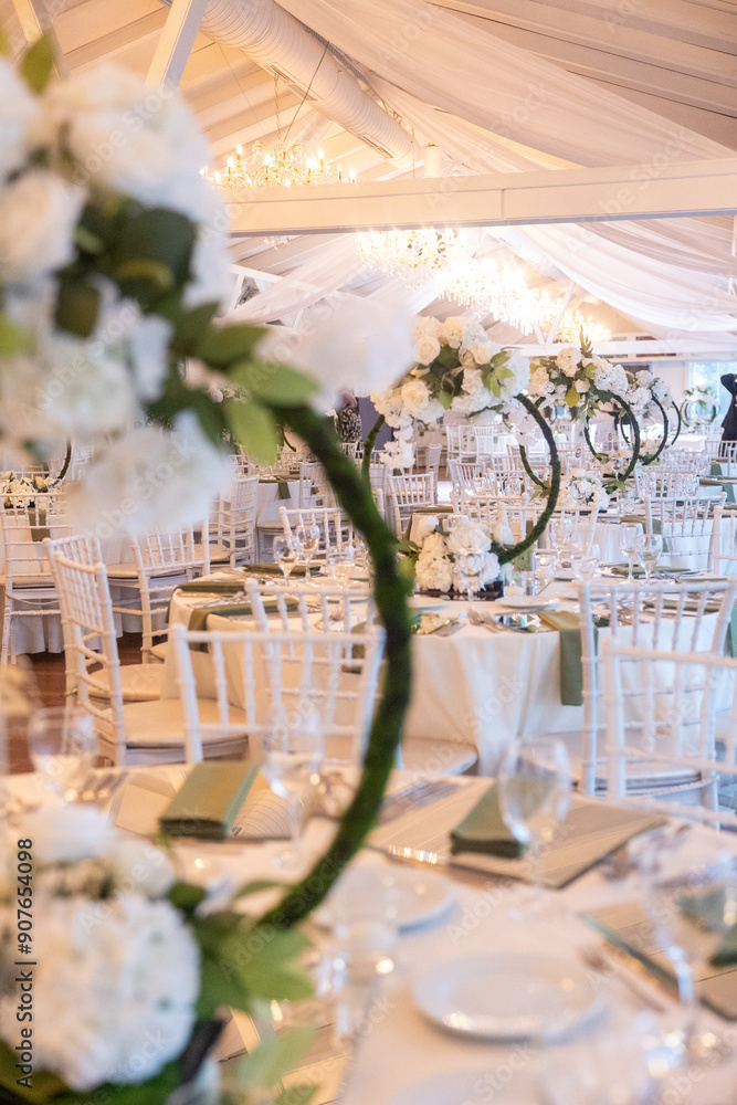Elegant Wedding Table Setting with Floral Hoops and White Flowers