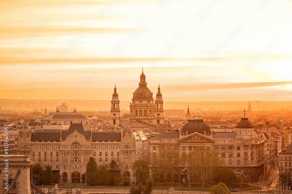 Obraz premium St. Stephen's Basilica in Budapest, Hungary