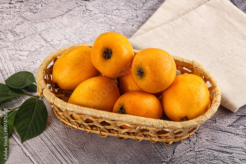 Foto Ripe sweet juicy medlar fruit