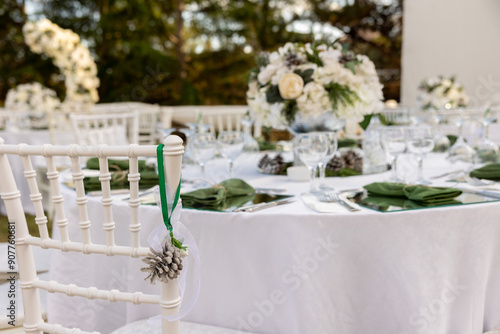 Obraz na płótnie Luxury Wedding Venue: Beautifully Decorated Outdoor Space with Wisteria w salonie