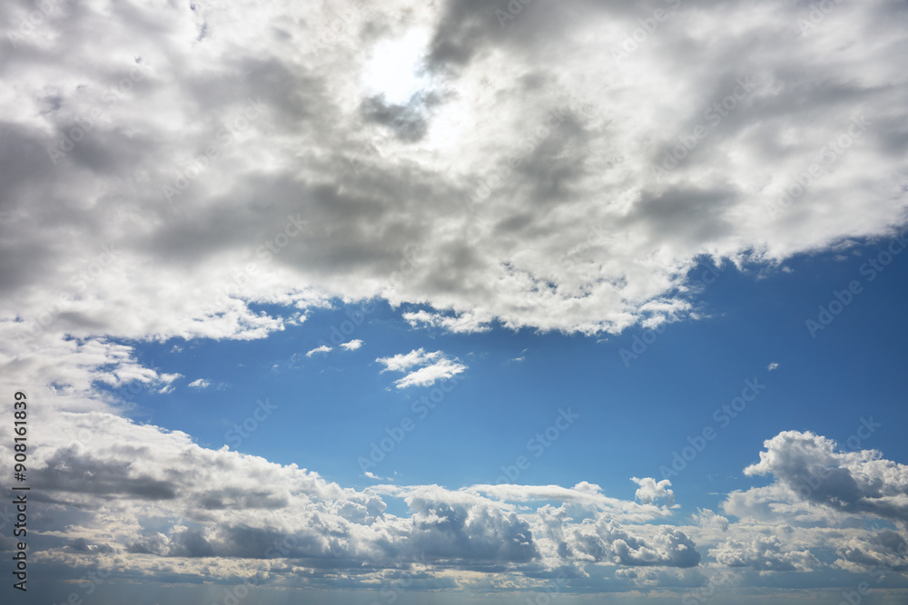 Obraz premium Pre-rainy weather. Sky with gray clouds. Background image.