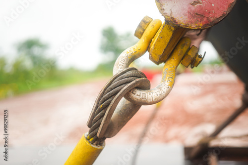 Foto Large size of steel wire rope sling, shackle and master-link hook, its using for lifting heavy object