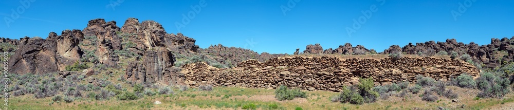 Obraz premium Panorama of the stone wall at the entrance to the Little City of Rocks Wilderness Study Area near Gooding, Idaho, USA
