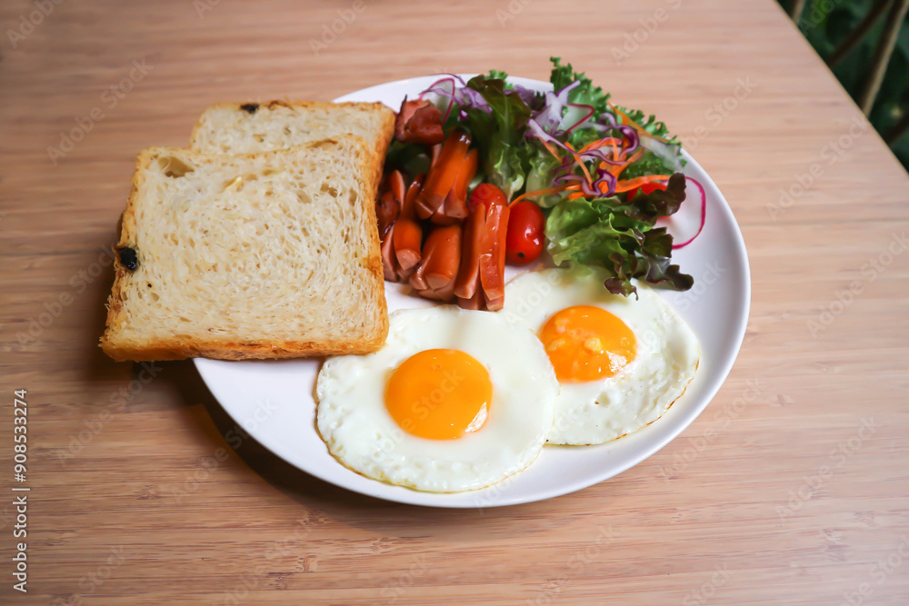 breakfast or bread with sunny side up egg, sausage and vegetable breakfast or bread with sunny side up egg, sausage and vegetable