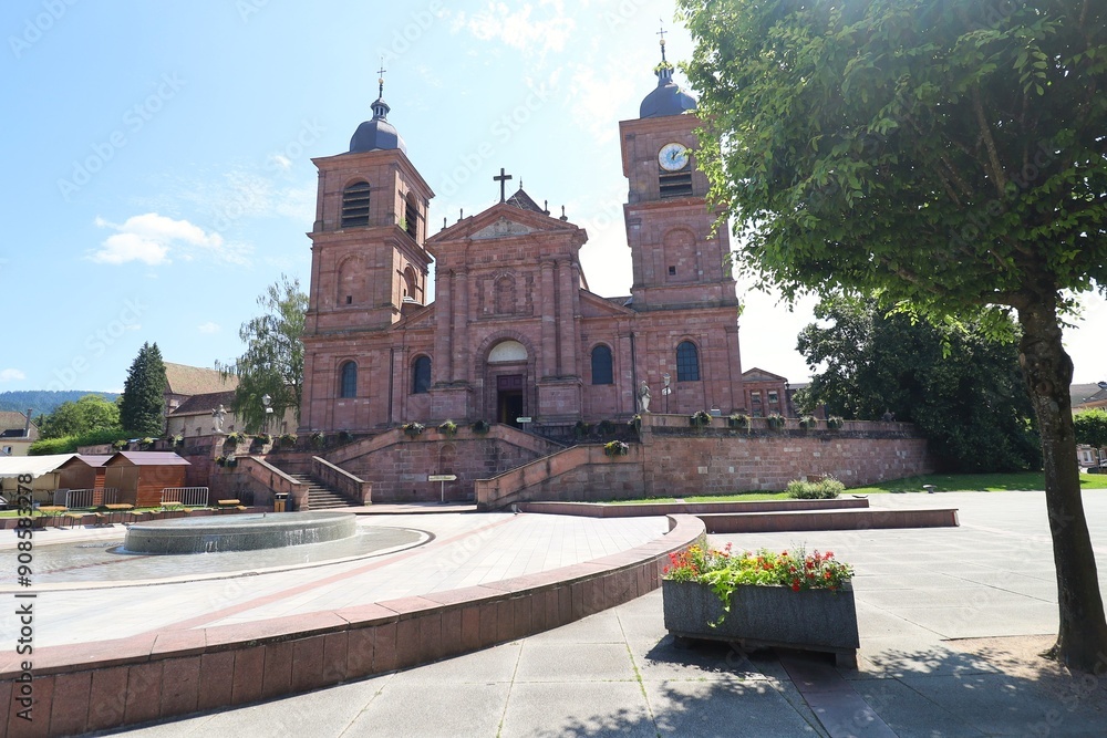La cathédrale de Saint Dié des Vosges, cathédrale romane, ville de Saint Dié des Vosges, département des Vosges, France