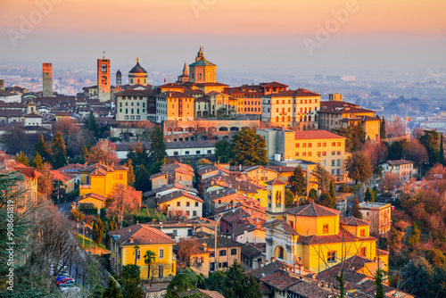 Obraz na płótnie Bergamo, Italy - Aerial view of Bergamo Citta Alta beautiful historical town in Lombardy. w salonie