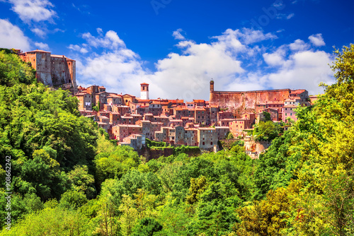 Obraz na płótnie Sorano, Italy. Panoramic view of Sorano tuff small city, Grosseto Province in Tuscany. w salonie
