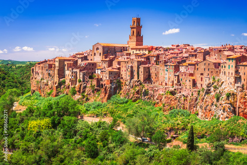 Obraz na płótnie Pitigliano, Italy. Beautiful ancient city over tufa cliffside in southern Tuscany, Italy. w salonie