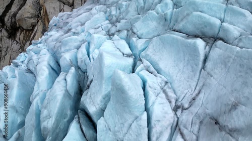 Wallpaper Mural Der gewaltige Briksdalsbreen Gletscher in Norwegen aus der Vogelperspektive Torontodigital.ca