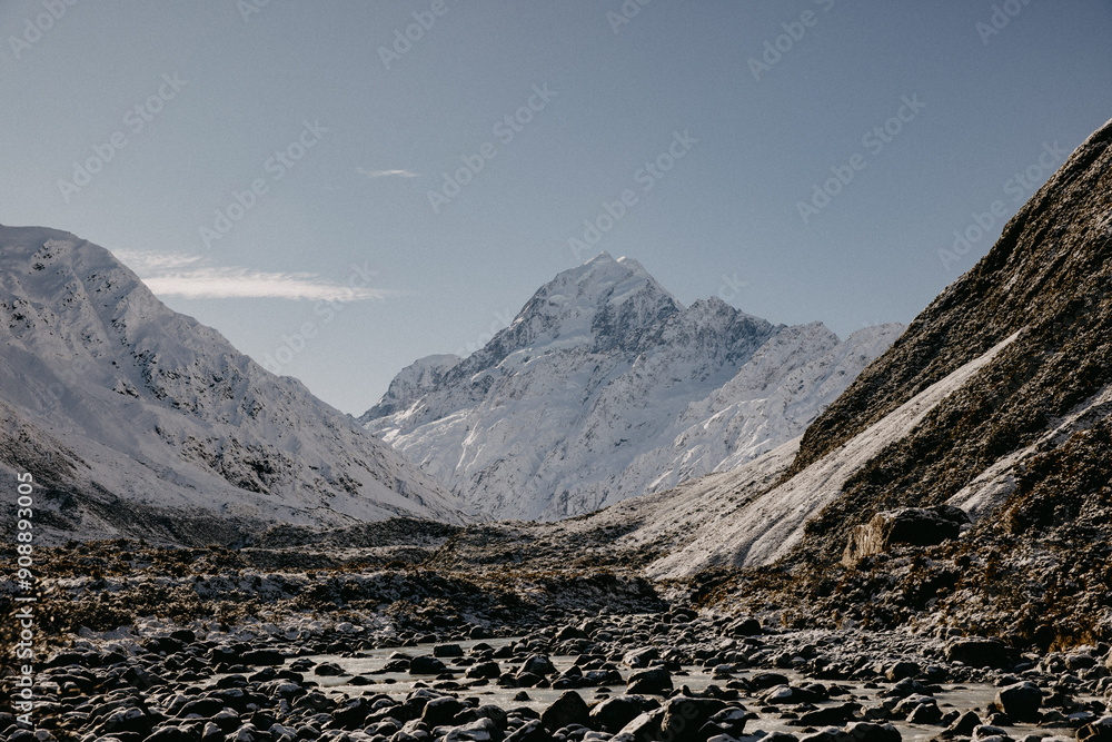 Fototapeta premium Mount Cook Walking track in New Zealand. 