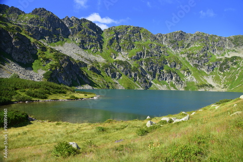Obraz na płótnie Czarny Staw w Dolinie Pięciu Stawów Polskich w Tatrach, Tatrzański Park Narodowy, TPN, Polska, Europa, panorama, góra, krajobraz, woda, lato, w salonie