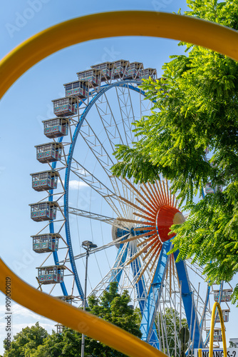 Volksfest in Straubing / Riesenrad / Niederbayern / Gäubodenvolksfest photo