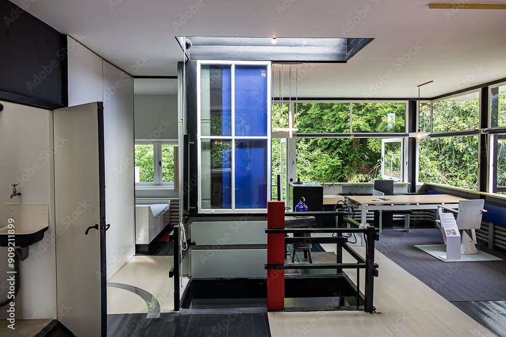 Foto de Interior of Rietveld Schroder House (1925): historic home ...