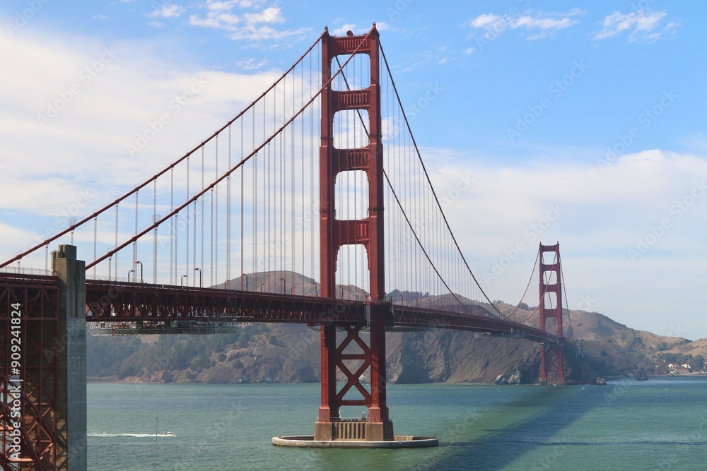 Fototapeta premium Golden Gate Bridge in San Francisco