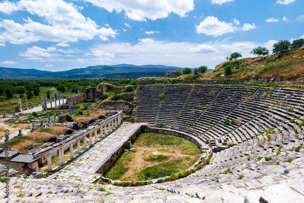 Φωτογραφία The Theater of the Aphrodisias ancient city archaeological site in Aydin, Turkey