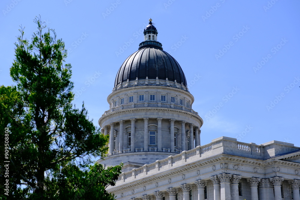 Fototapeta premium Utah State Capitol government building dome