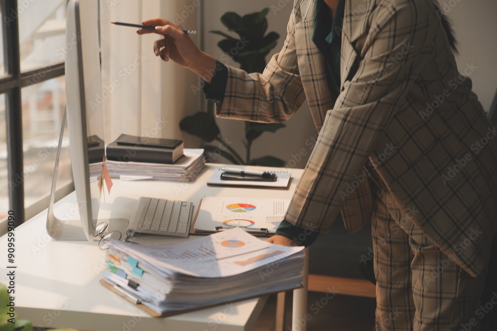 Φωτογραφία Team of business people working together in the meeting room office, teamwork background charts and graphs banner, double exposure successful teamwork,business planning concept