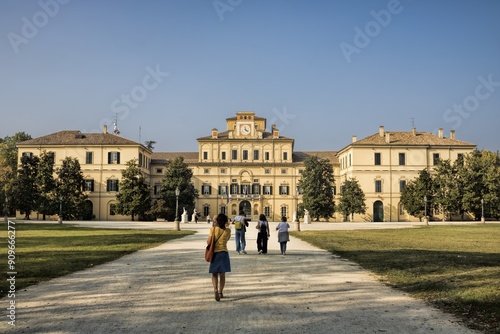 Obraz na płótnie parma, italien - parco ducale am palazzo del giardino w salonie