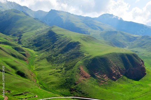 Photo of the mountains and valleys of Qilian Mountains, Qinghai Province, China