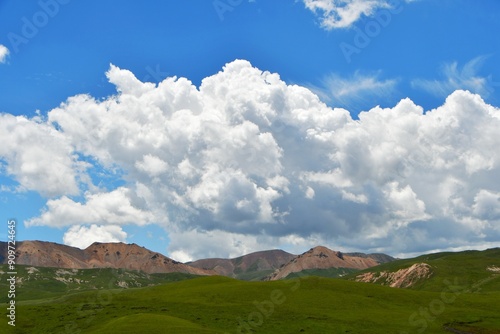 Photo of the mountains and valleys of Qilian Mountains, Qinghai Province, China