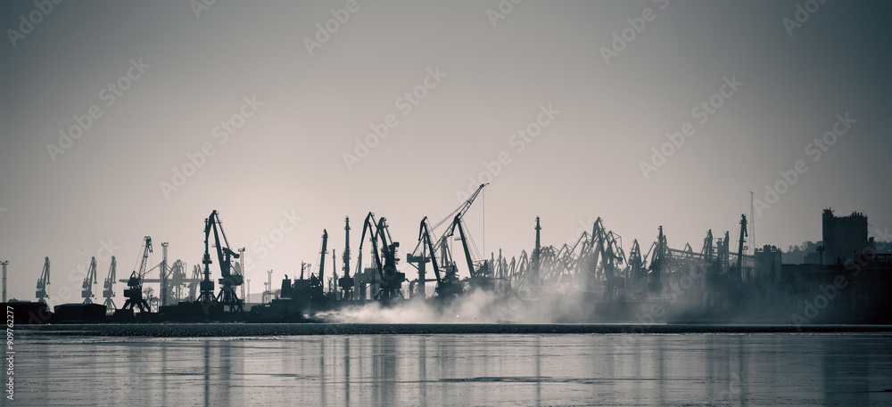 Obraz premium destroyed ships in the port during the war in Ukraine
