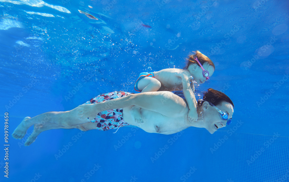 Underwater Baby swimming