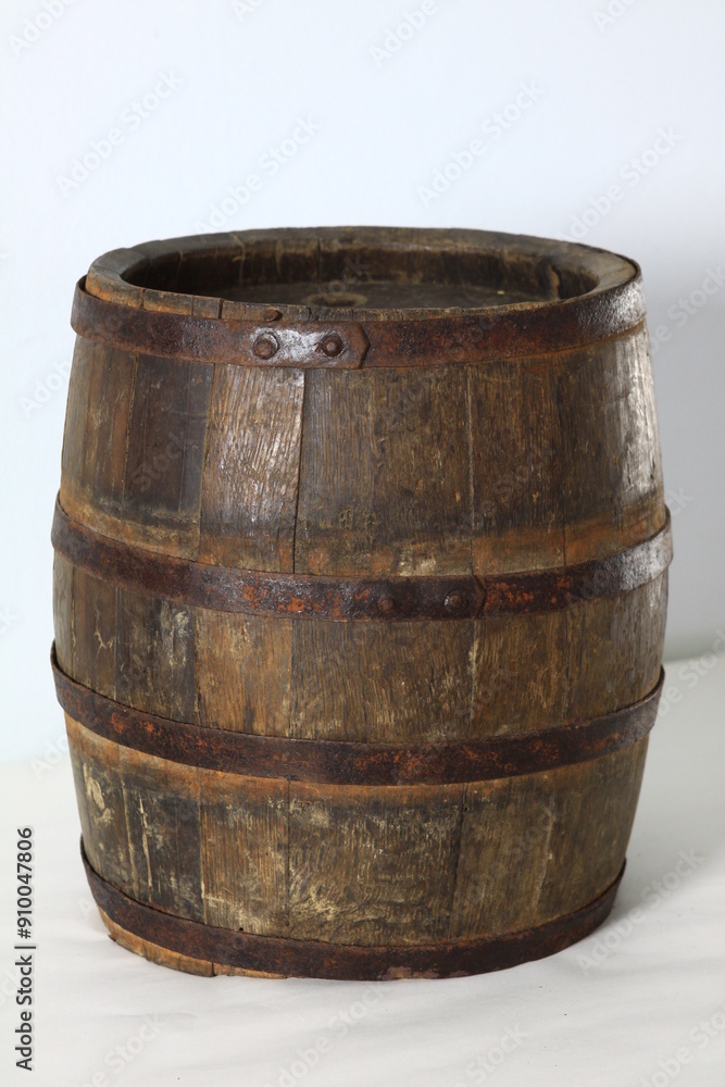 Fototapeta premium Old wooden barrel