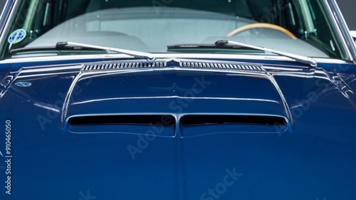 Εκτύπωση καμβά Hood scoop on a car