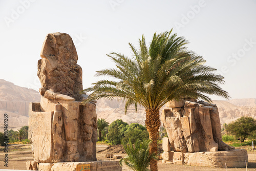 Obraz na płótnie Beautiful view of the ancient Colossi of Memnon in Luxor, Egypt w salonie