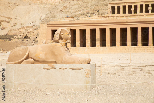 Obraz na płótnie Beautiful view of the ancient temple of Hatshepsut in Luxor, Egypt w salonie