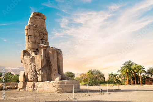 Obraz na płótnie Beautiful view of the ancient Colossi of Memnon in Luxor, Egypt w salonie