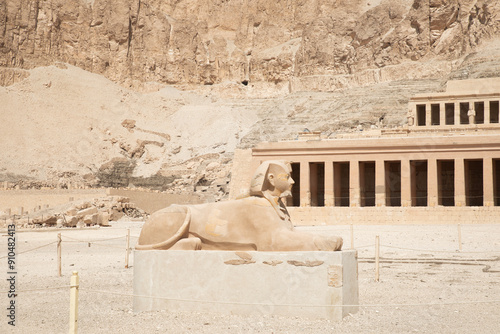 Obraz na płótnie Beautiful view of the ancient temple of Hatshepsut in Luxor, Egypt w salonie
