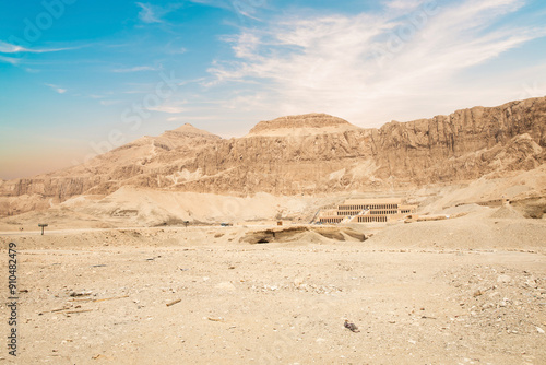Obraz na płótnie Beautiful view of the ancient temple of Hatshepsut in Luxor, Egypt w salonie