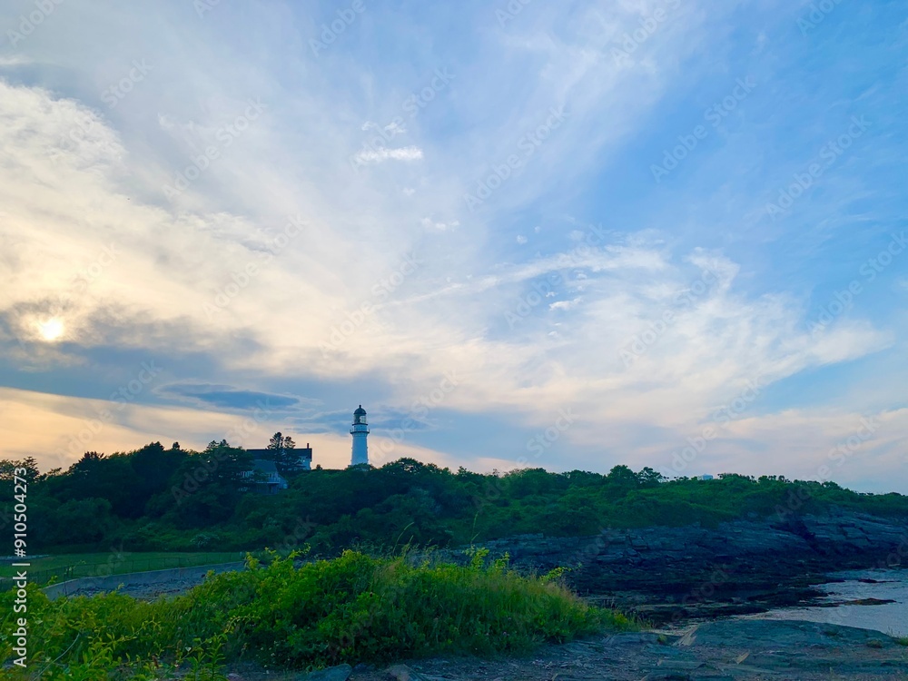 Obraz premium On the rocks at Two Rocks Lighthouse