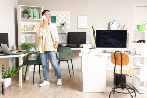 Handsome programmer talking...