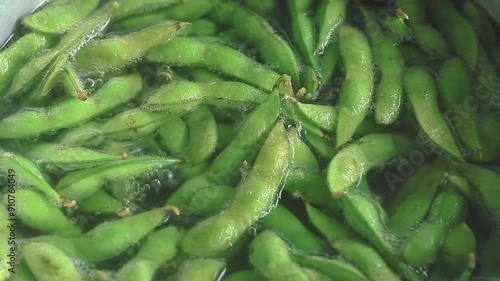 枝豆を茹でる

