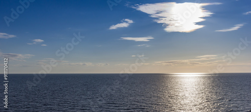 Obraz na płótnie Panorama of early morning in summer on the North Sea w salonie