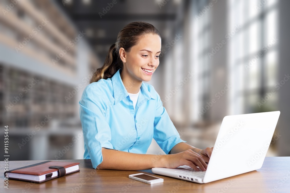 Student Online Learning Using Laptop for Research Student Online Learning Using Laptop for Research