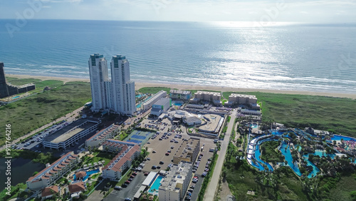 Konstfotografi High-rise condos, vacation rental, beach-front hotels and residential neighborho
