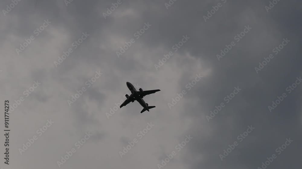 an airplane flying overhead 4k 25fps video an airplane flying overhead 4k 25fps video