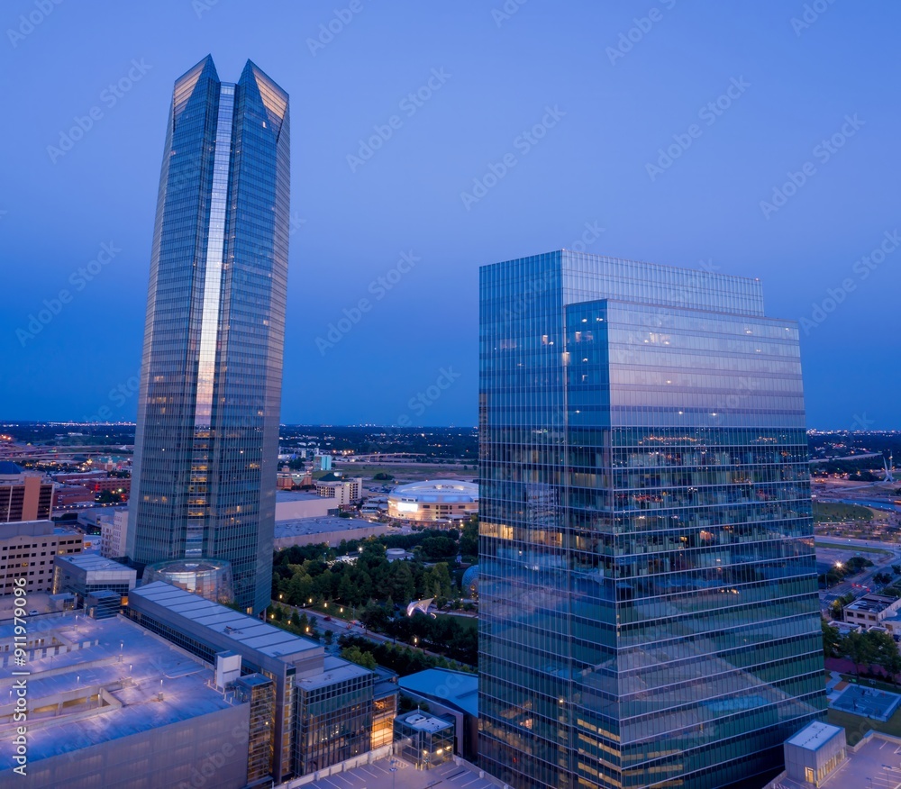 Obraz premium Downtown city skyline at sunset, Oklahoma City, Oklahoma, United States of America.