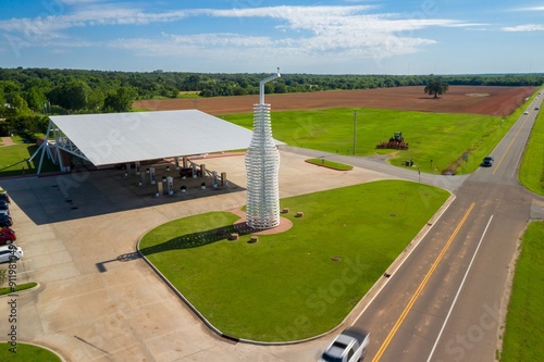 Tableau sur toile The Soda pop sign on the historic Route 66, Arcadia, Oklahoma, United States of America