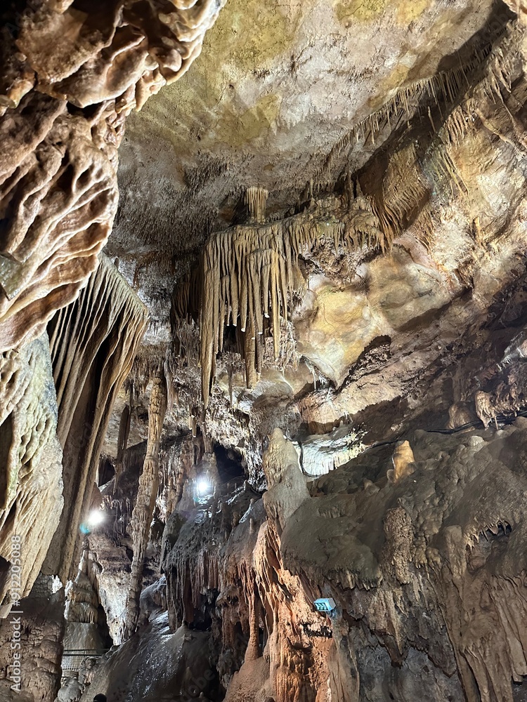 Intérieur de la grotte de Presque