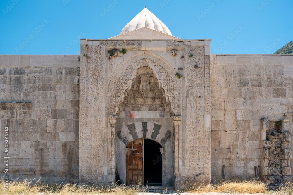 Φωτογραφία Susuz Caravanserai, built by Giyaseddin Keykubad Bin Keyhusrev, located on the Antalya Burdur road