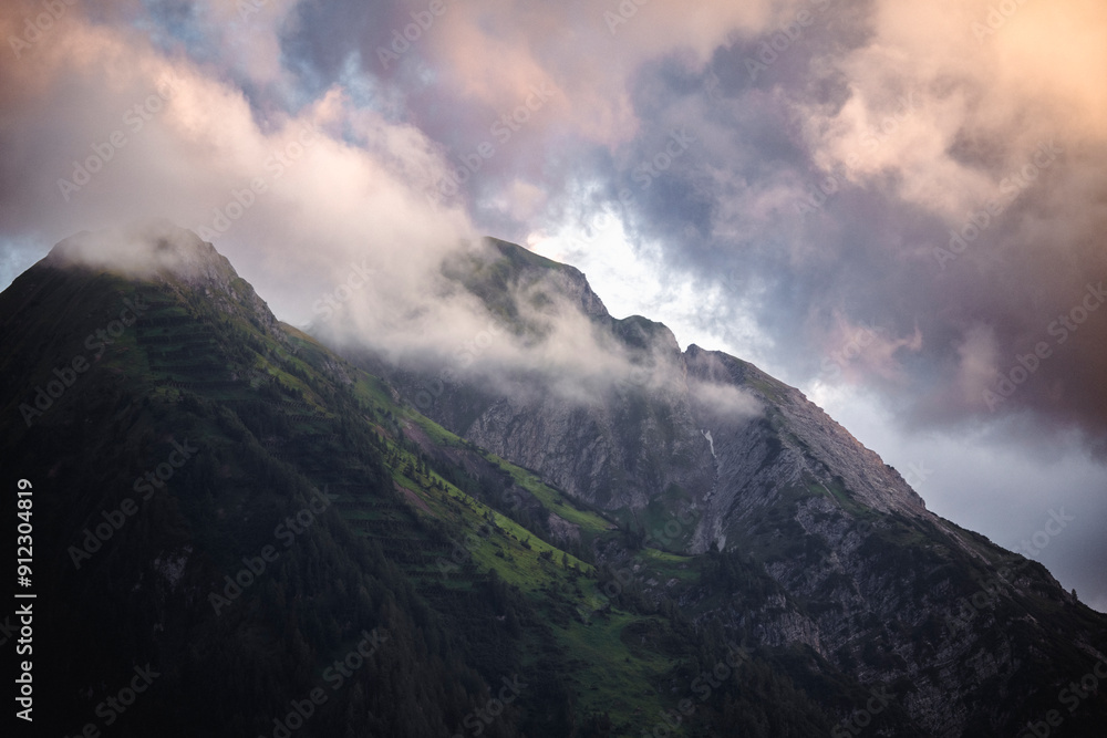 Tiroler Alpen in den Wolken Tiroler Alpen in den Wolken