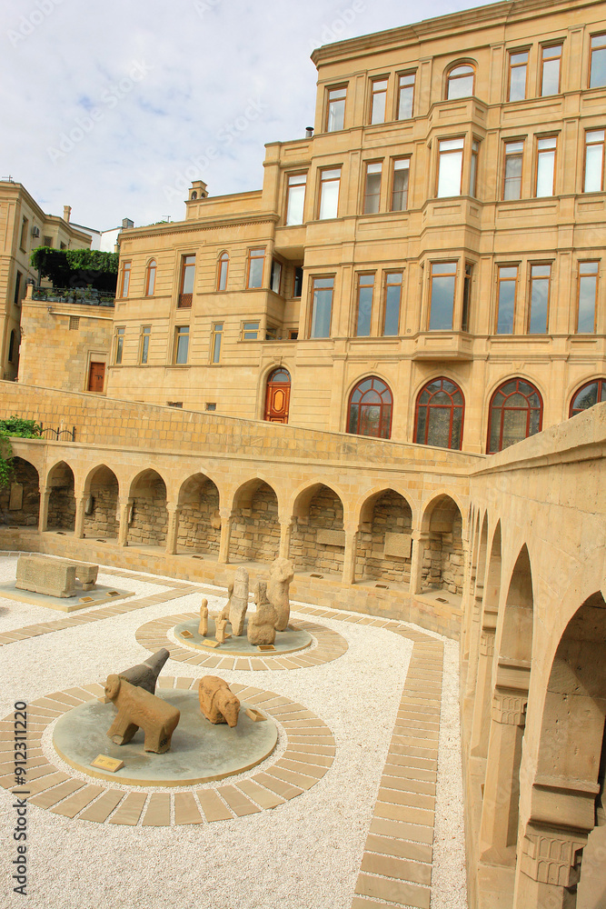 Fototapeta premium Bazar Square in old city of capital town of Baku, Azerbaijan