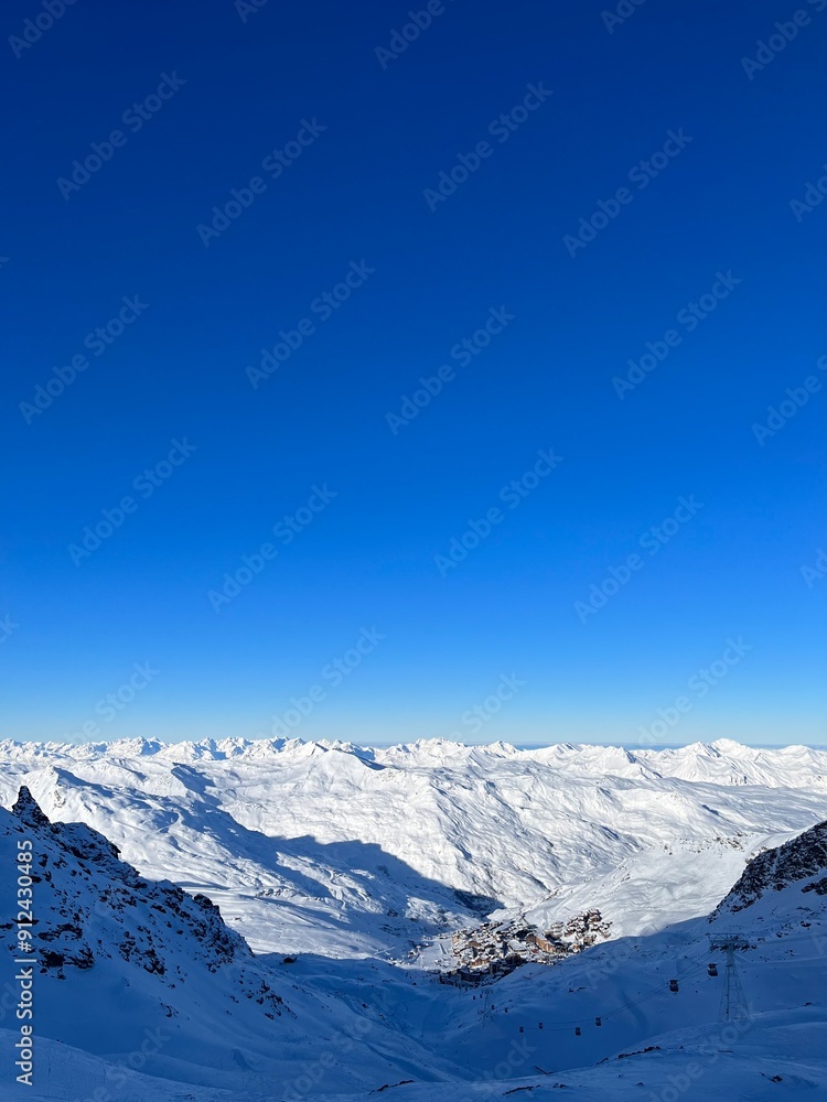 Obraz premium snow covered mountains in winter
