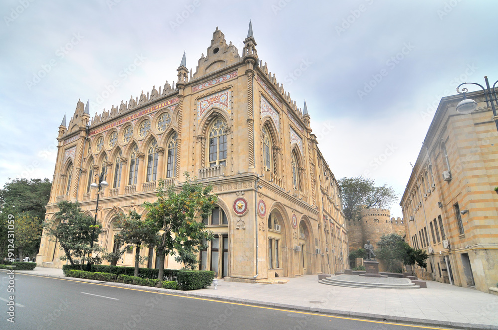 Obraz premium The Ismailiyya Palace a historical building that currently serves as the Presidium of the Academy of Sciences of Azerbaijan.